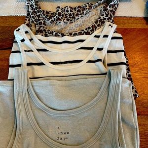 Bundle/Boz of tanks. All 3 A New Day sz XS